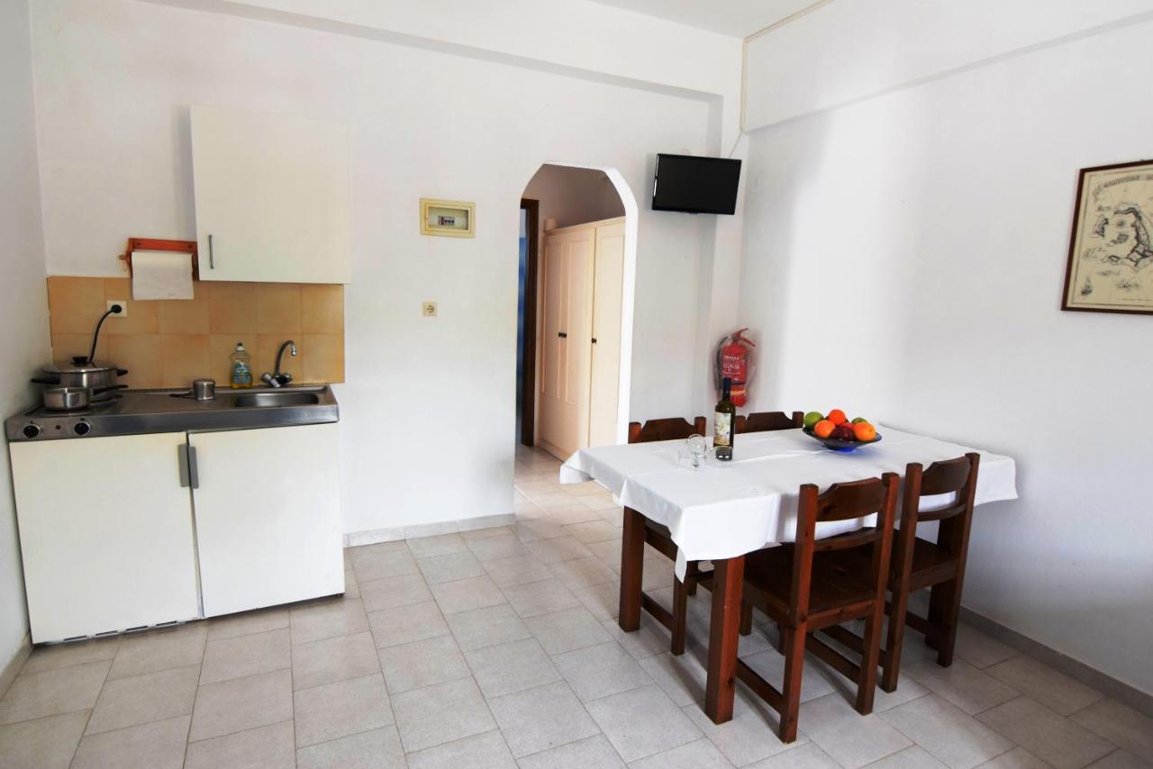 Thalassitis Coastal Apartments Perivolos  Exterior photo